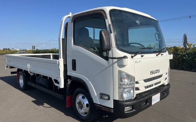中古の平ボディトラック
